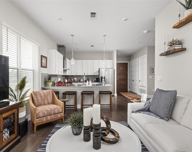4325 Jackson Ave - Photo Thumbnail 16