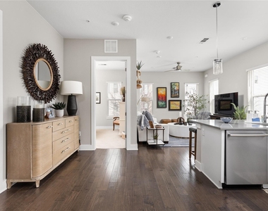 4325 Jackson Ave - Photo Thumbnail 10