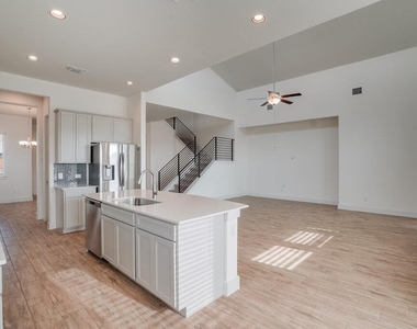 11308 Charger Way - Photo Thumbnail 7