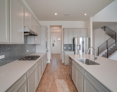 11308 Charger Way - Photo Thumbnail 8
