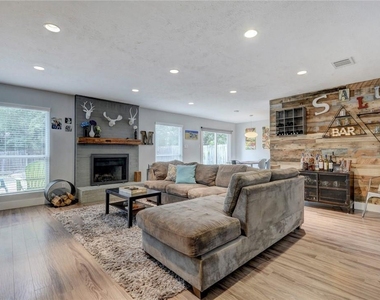 3106 Jeanne Marie Ct - Photo Thumbnail 3