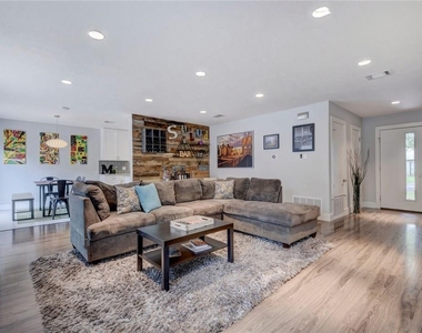 3106 Jeanne Marie Ct - Photo Thumbnail 4