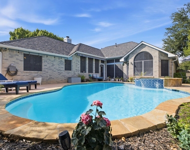 9005 Brimstone Ln - Photo Thumbnail 3