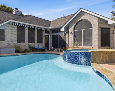 9005 Brimstone Ln - Photo Thumbnail 4