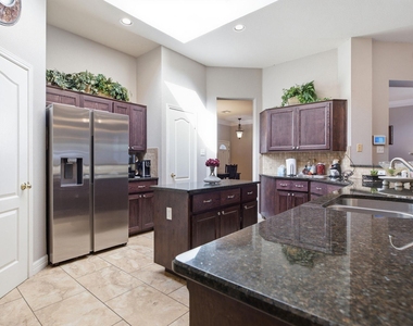 9005 Brimstone Ln - Photo Thumbnail 12