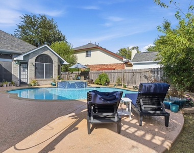 9005 Brimstone Ln - Photo Thumbnail 2