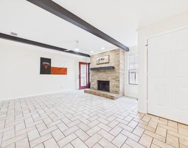 2907 Pearl St - Photo Thumbnail 1
