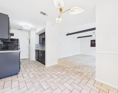 2907 Pearl St - Photo Thumbnail 3