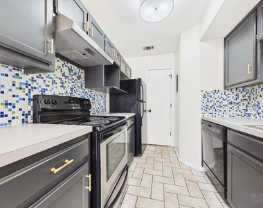 2907 Pearl St - Photo Thumbnail 4