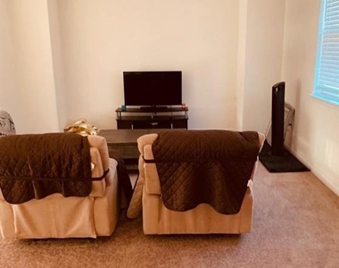 3240 E Whitestone Blvd - Photo Thumbnail 7