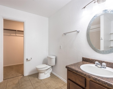 1013 Ranchero Rd - Photo Thumbnail 14