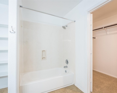 1013 Ranchero Rd - Photo Thumbnail 24