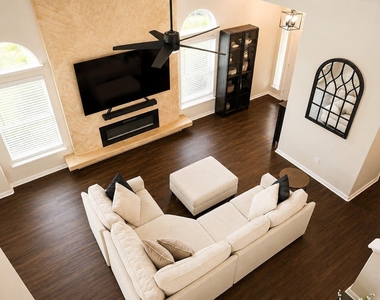 214 Lidell St - Photo Thumbnail 5