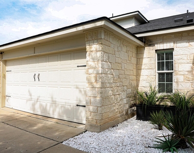 214 Lidell St - Photo Thumbnail 4