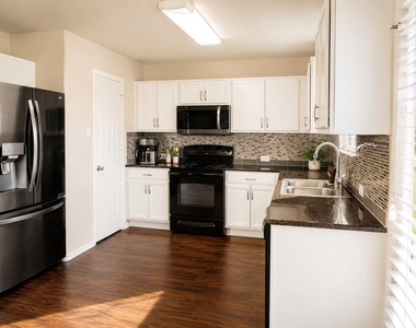 214 Lidell St - Photo Thumbnail 8