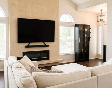 214 Lidell St - Photo Thumbnail 7