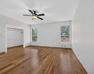 8109 Ganttcrest Dr - Photo Thumbnail 13
