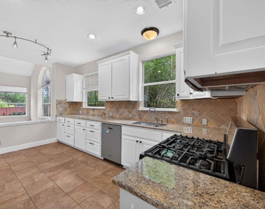 8109 Ganttcrest Dr - Photo Thumbnail 6