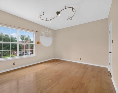 8109 Ganttcrest Dr - Photo Thumbnail 17