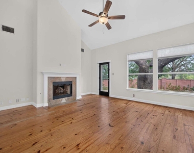 8109 Ganttcrest Dr - Photo Thumbnail 3