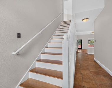 8109 Ganttcrest Dr - Photo Thumbnail 10