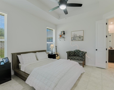 972 Leaning Oak Ln - Photo Thumbnail 7