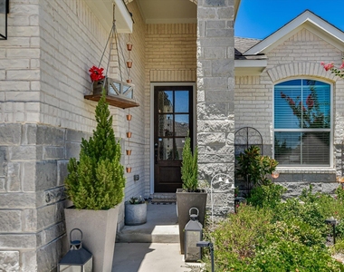 972 Leaning Oak Ln - Photo Thumbnail 1