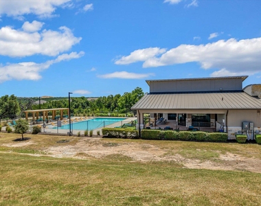 972 Leaning Oak Ln - Photo Thumbnail 14