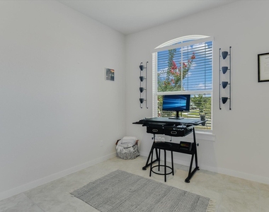 972 Leaning Oak Ln - Photo Thumbnail 9