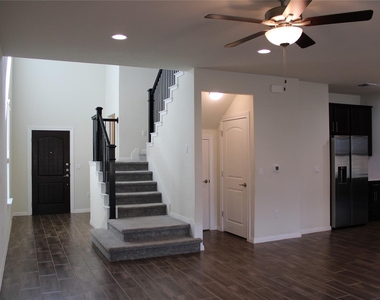 13902 Ilex Dr - Photo Thumbnail 9