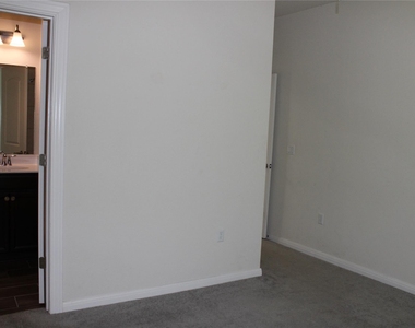 13902 Ilex Dr - Photo Thumbnail 12