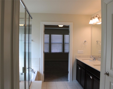 13902 Ilex Dr - Photo Thumbnail 23