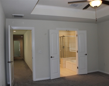 13902 Ilex Dr - Photo Thumbnail 21