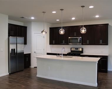 13902 Ilex Dr - Photo Thumbnail 8