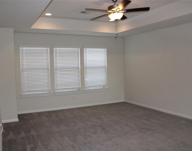 13902 Ilex Dr - Photo Thumbnail 18