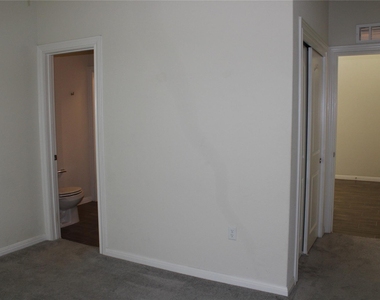 13902 Ilex Dr - Photo Thumbnail 11