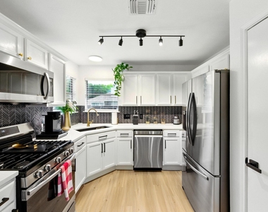 14510 Oliphant St - Photo Thumbnail 10