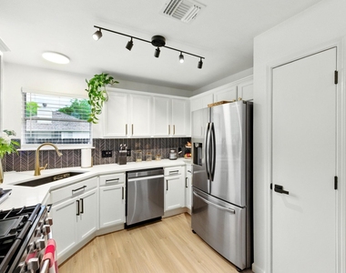 14510 Oliphant St - Photo Thumbnail 9