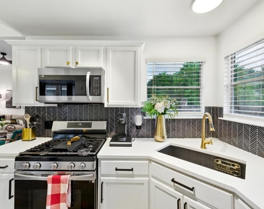 14510 Oliphant St - Photo Thumbnail 12