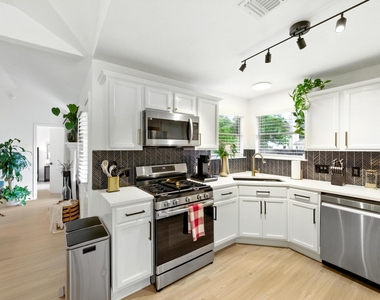 14510 Oliphant St - Photo Thumbnail 11