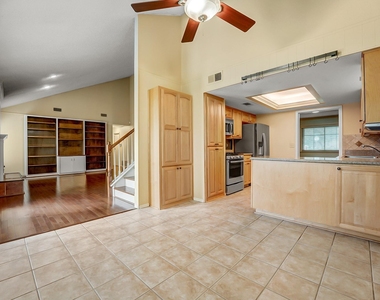 8001 Manassas Dr - Photo Thumbnail 9