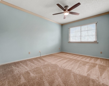8001 Manassas Dr - Photo Thumbnail 25