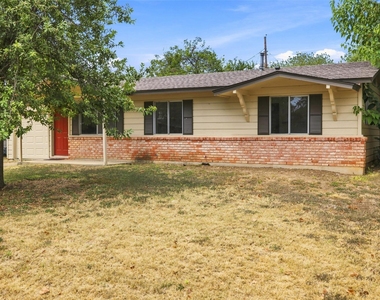 4908 Gladeview Dr - Photo Thumbnail 10