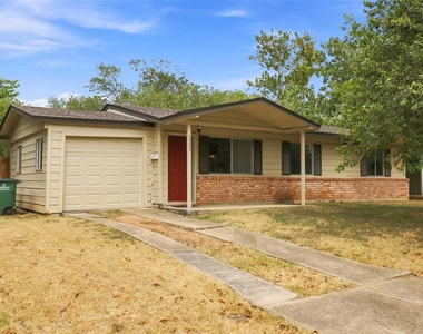 4908 Gladeview Dr - Photo Thumbnail 9