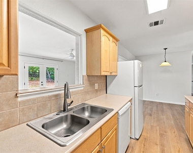4908 Gladeview Dr - Photo Thumbnail 25