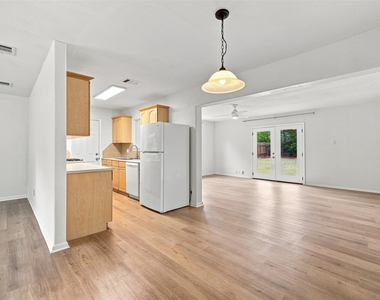 4908 Gladeview Dr - Photo Thumbnail 1