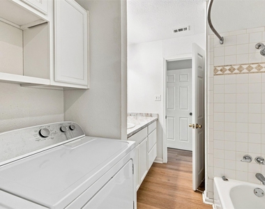 4908 Gladeview Dr - Photo Thumbnail 18