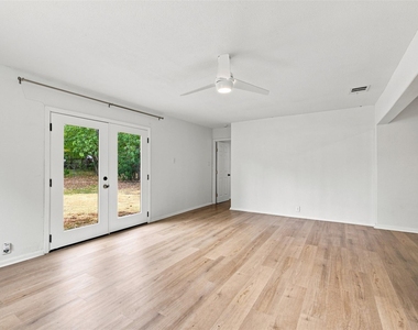 4908 Gladeview Dr - Photo Thumbnail 20