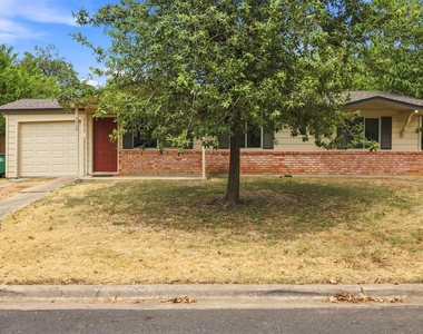 4908 Gladeview Dr - Photo Thumbnail 8