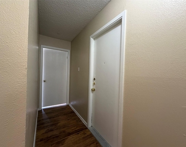 1004 Ridgemont St - Photo Thumbnail 13